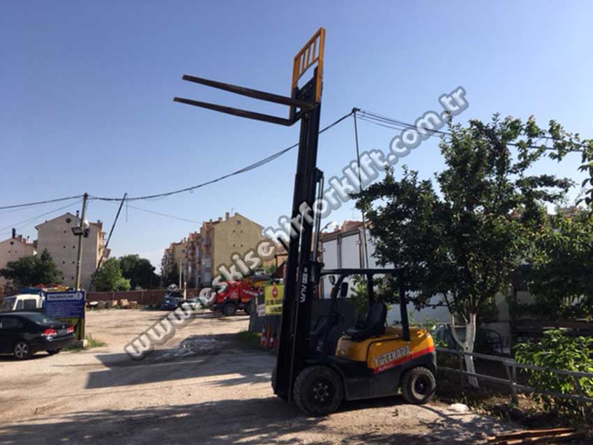 Yücekara 3 Ton Tripleks Diesel Forklift Kiralama